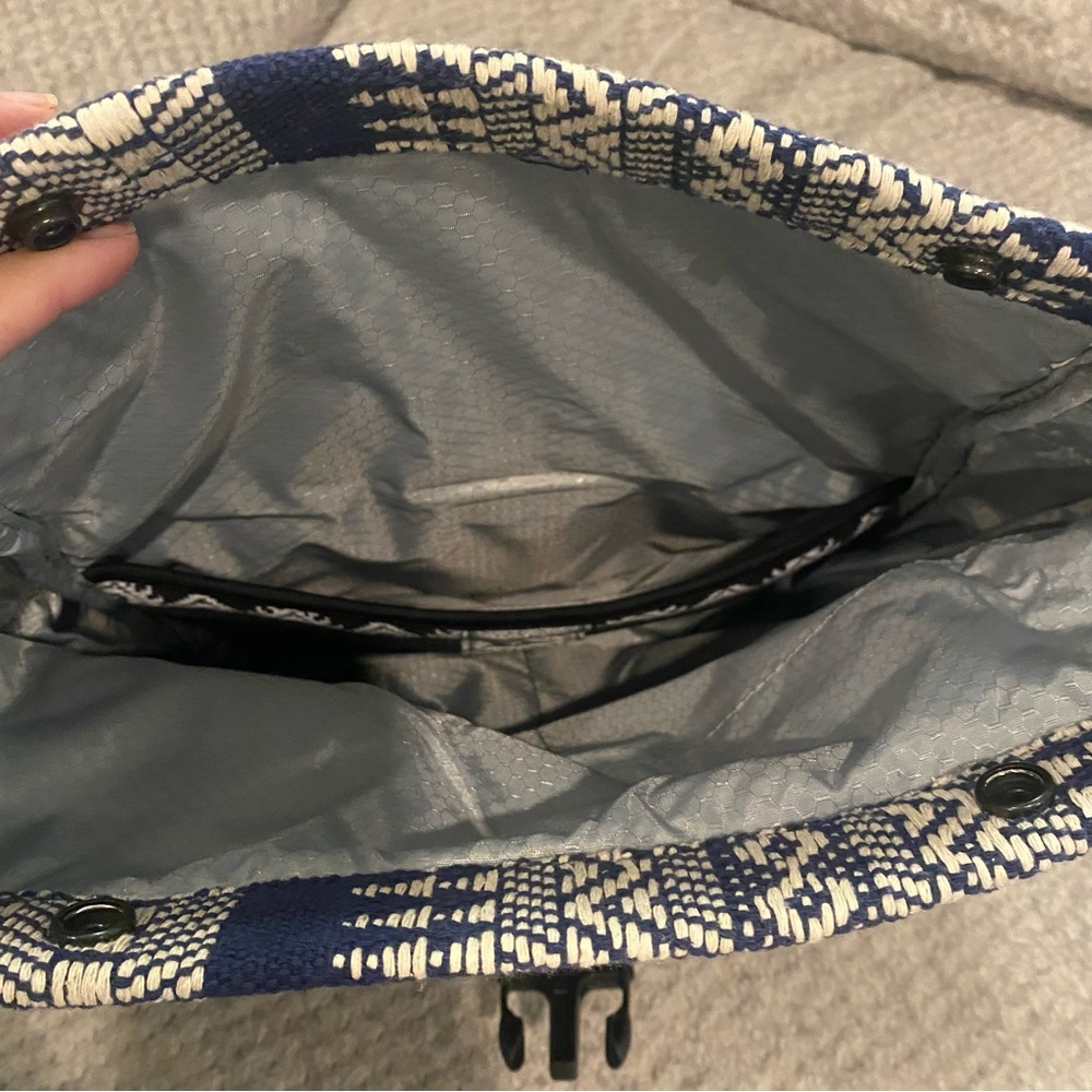 ETHNOTEK Cyclo Sling Crossbody - Picture 5 of 15